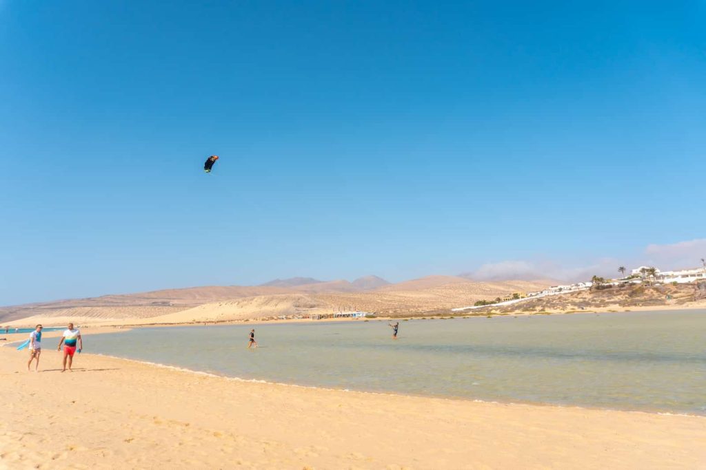 Sport Fuerteventura: surf, Kayak, Kitesurf, Snorkeling e altro 3 kitesurf-playa-de-sotavento-fuerteventura